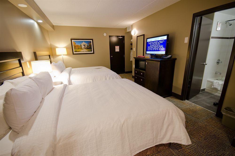 Express By Canad Inns Winnipeg Exterior photo